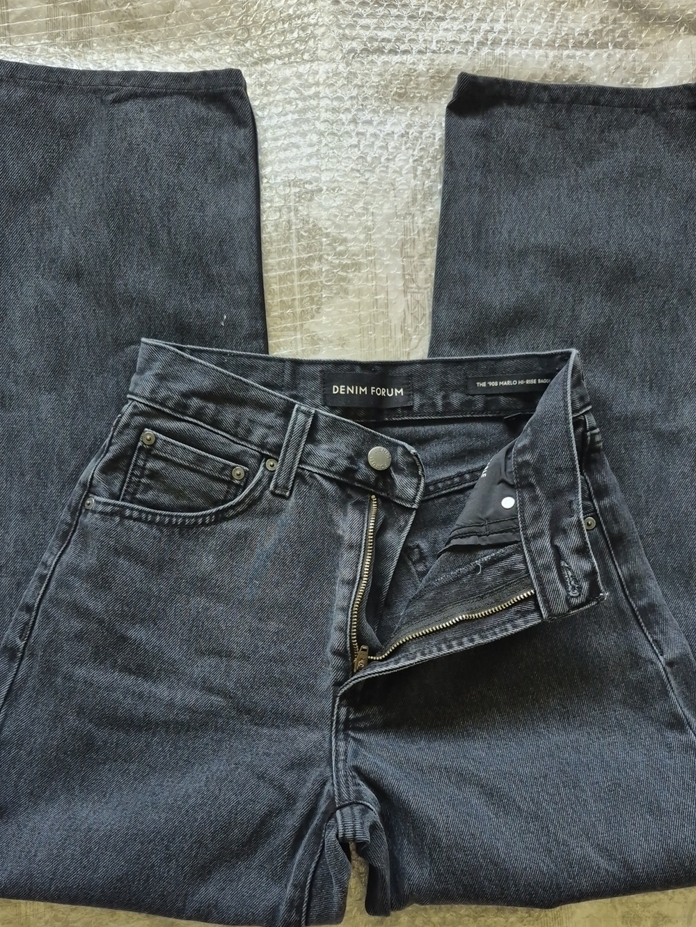 NWOT !Aritzia Denim Forum Black Wash High-Rise Straight "Dad" Jeans
